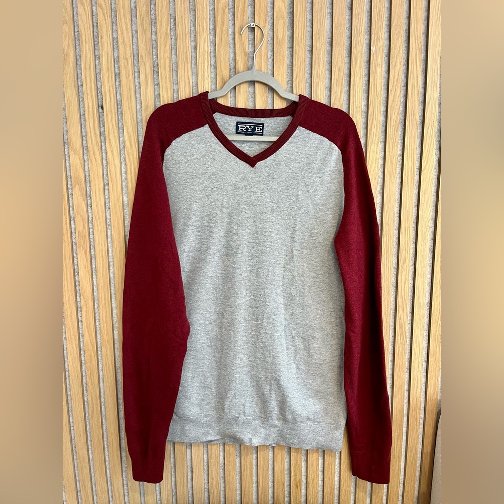 Hawker Rye Men's Gray and Red V-Neck Sweater